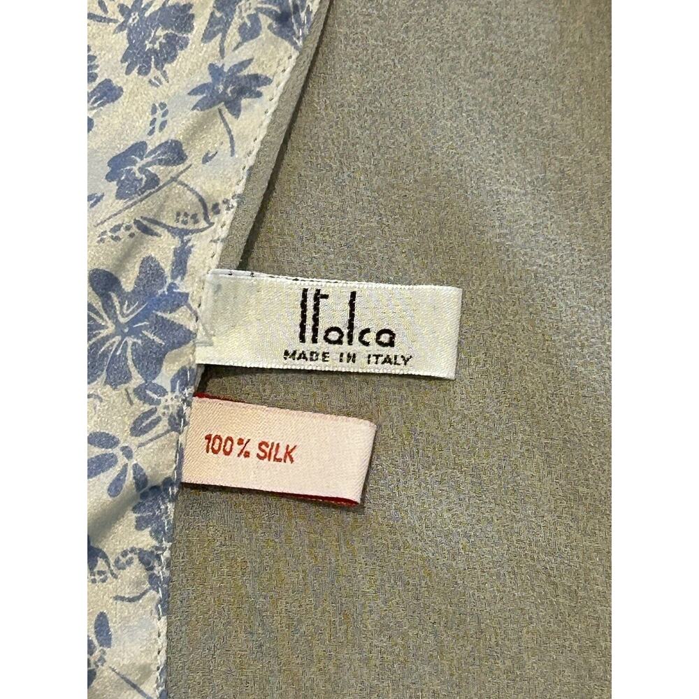 Italca Blue and White Wrap 100% Silk - Picture 6 of 6